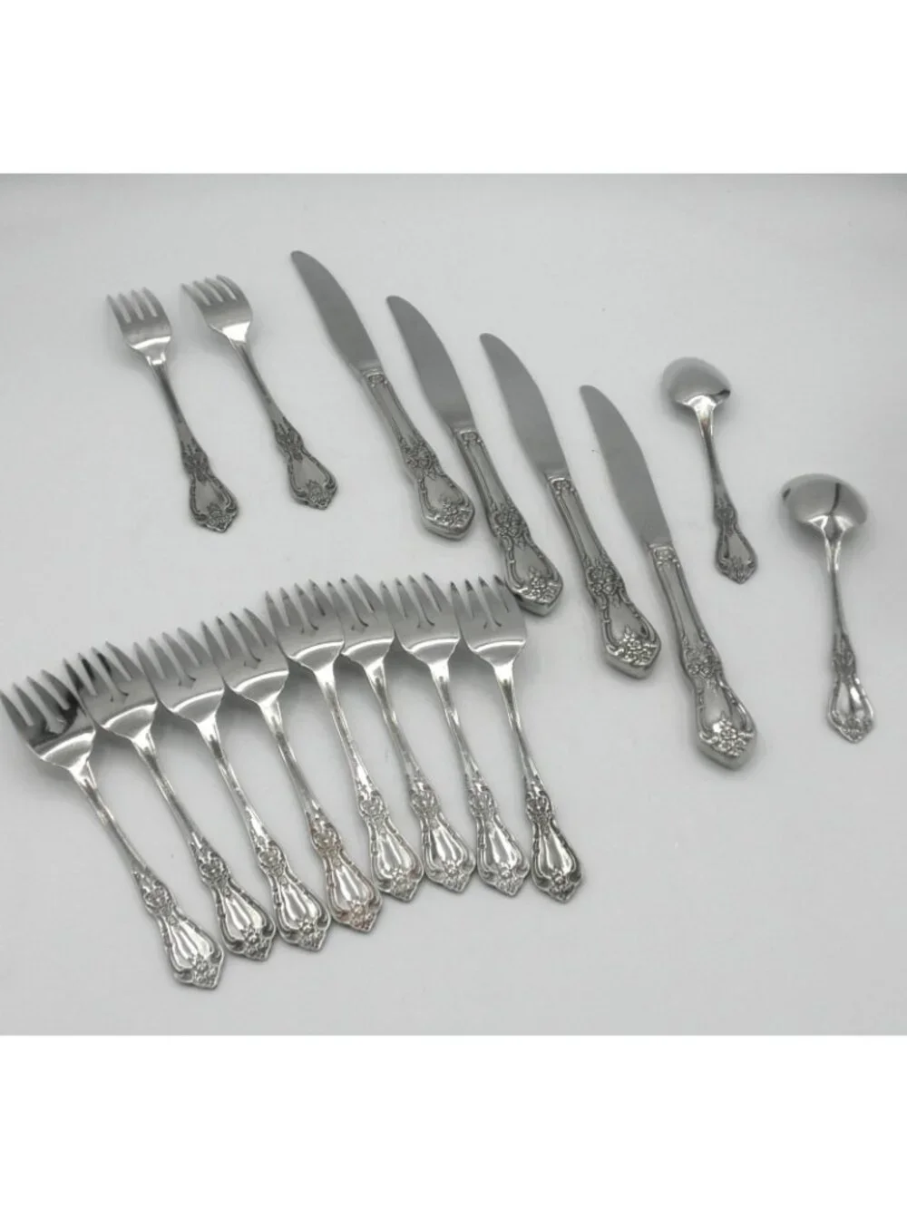 Kennet Square Stainless by Oneida Mixed Lot of 16 Pieces Pattern Code OHSJESQ